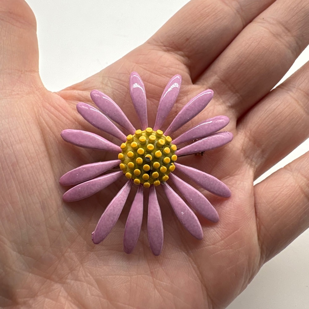Vintage Purple Enamel Daisy Flower Brooch Pin Retro 60s Style Yellow Center